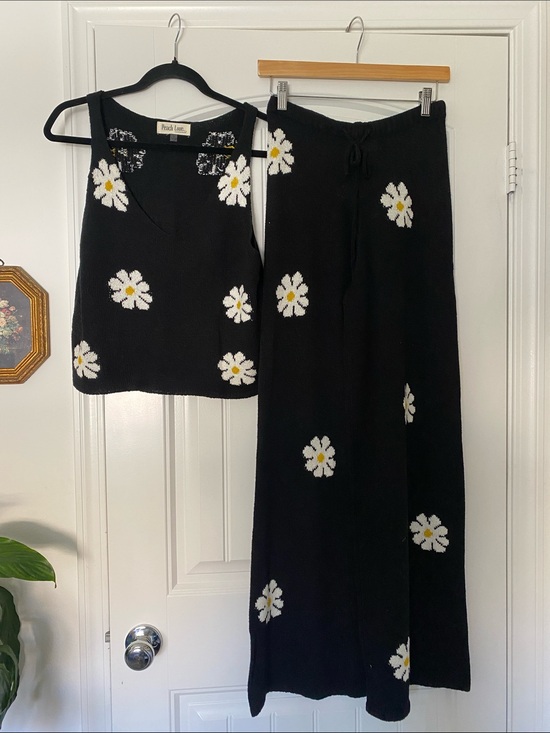 Peach Love California Pants - Peach Love Black Daisy Knit Tank & Wide-Leg Lounge Pants Set